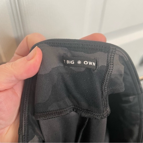 Athleta Girl Printed Powervita Jogger in Camo Print L/12 - Picture 7 of 8